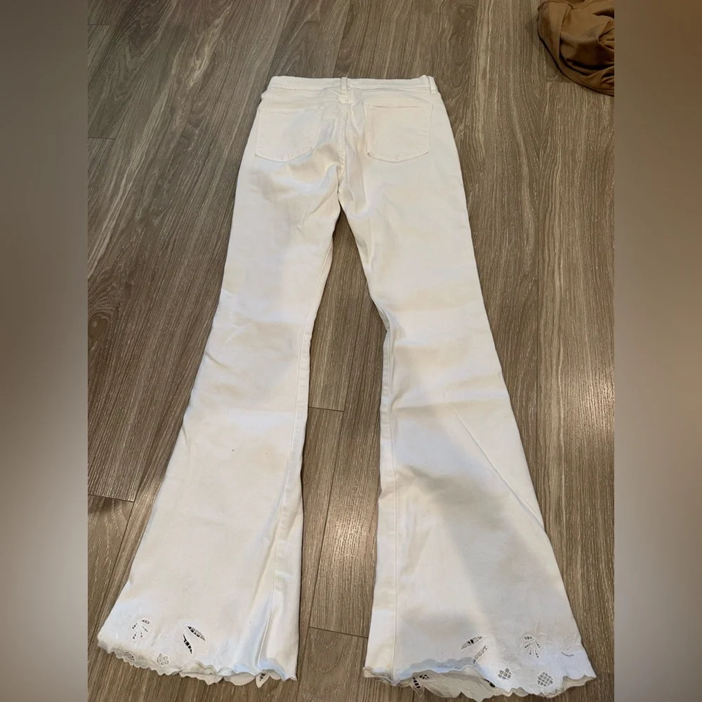 FRAME Le High Flare White Lace Trim Jeans - Picture 3 of 3
